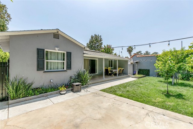 15409 Wyandotte Street, Van Nuys CA: https://media.crmls.org/medias/49df7b10-1ac1-476a-952b-2e5672b5eba7.jpg
