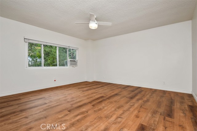 Detail Gallery Image 27 of 36 For 3833 Ridgemoor Dr, Studio City,  CA 91604 - 2 Beds | 1/1 Baths