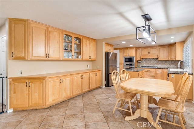 1305 Harvest Circle, Corona CA: https://media.crmls.org/medias/49e064a8-3d81-4b5e-b60a-b619f628cbed.jpg