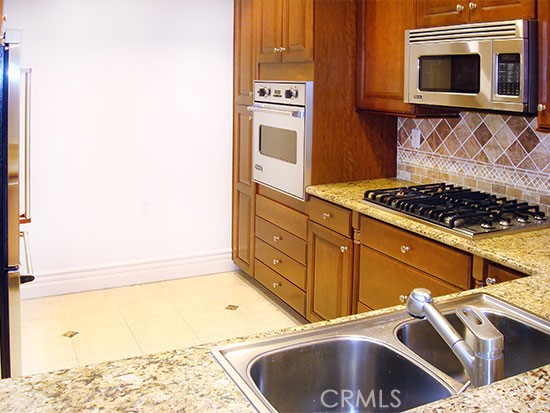 Detail Gallery Image 6 of 19 For 10640 Woodbridge St Ph2,  Toluca Lake,  CA 91602 - 3 Beds | 2/1 Baths