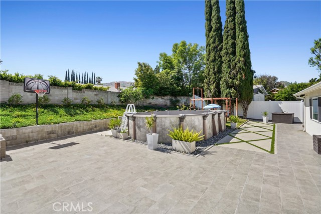 Detail Gallery Image 35 of 40 For 12835 Titian Ave, Granada Hills,  CA 91344 - 3 Beds | 2 Baths