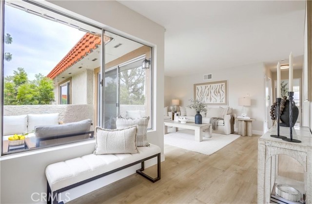 Detail Gallery Image 10 of 18 For 22701 via Castilla, Lake Forest,  CA 92630 - 2 Beds | 1 Baths