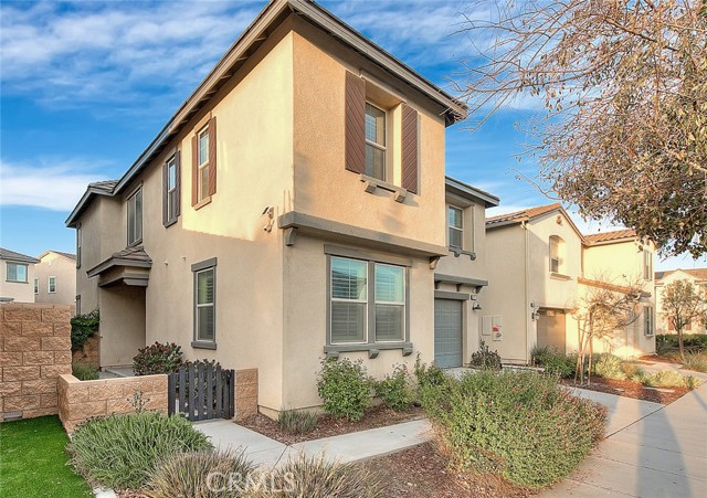 Detail Gallery Image 3 of 51 For 3975 E Fincastle St, Ontario,  CA 91761 - 4 Beds | 3 Baths