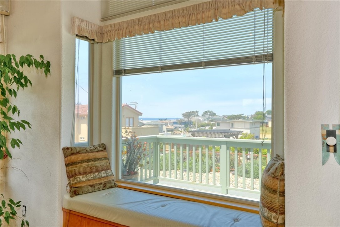 Detail Gallery Image 9 of 60 For 320 Jean Street, Cambria,  CA 93428 - 3 Beds | 2/1 Baths
