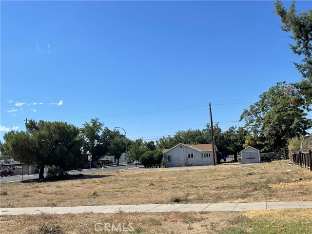 Detail Gallery Image 4 of 5 For 2433 M St, Merced,  CA 95340 - – Beds | – Baths