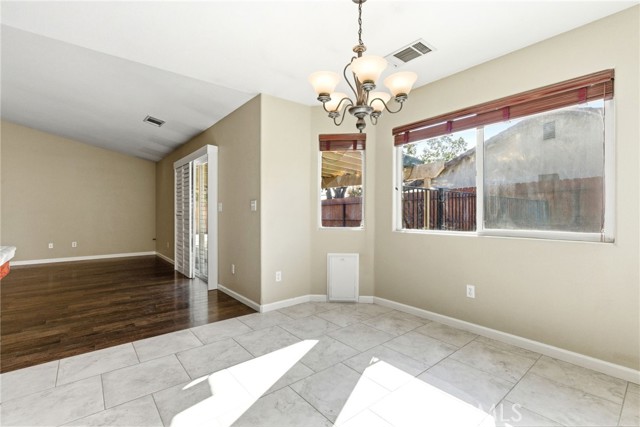 Detail Gallery Image 21 of 54 For 2431 S Cedar, Visalia,  CA 93292 - 3 Beds | 2 Baths