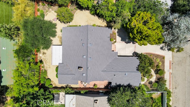 22015 Alizondo Drive, Woodland Hills CA: https://media.crmls.org/medias/49e3ada1-2e2d-4dd9-934d-fda99d27bd23.jpg