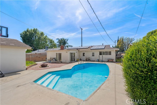 7948 Fallbrook Ave, West Hills CA: https://media.crmls.org/medias/49e46c74-d5f0-40f4-85fb-a7ed8348086d.jpg