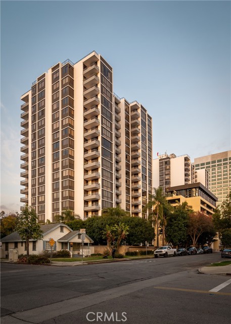 Detail Gallery Image 2 of 66 For 345 Pioneer Dr #1201,  Glendale,  CA 91203 - 2 Beds | 2 Baths