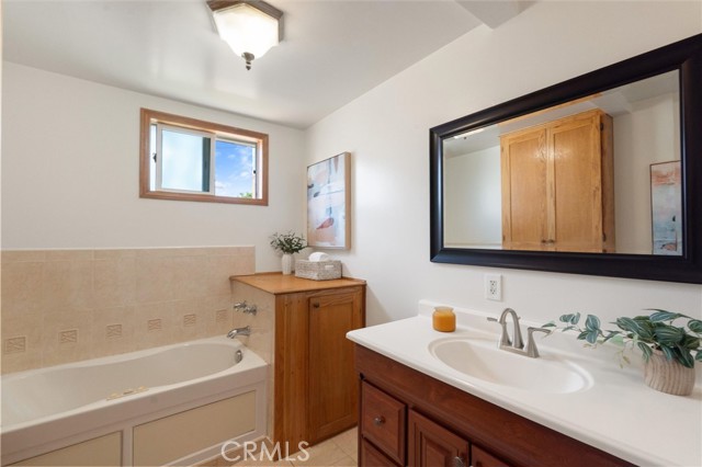 2370 Argonne Avenue, Long Beach CA: https://media.crmls.org/medias/49e4fe8a-5974-426a-a609-180f9800f359.jpg