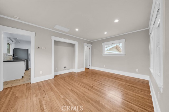 Detail Gallery Image 2 of 17 For 239 1/2 Coronado Ave, Long Beach,  CA 90803 - 1 Beds | 1 Baths