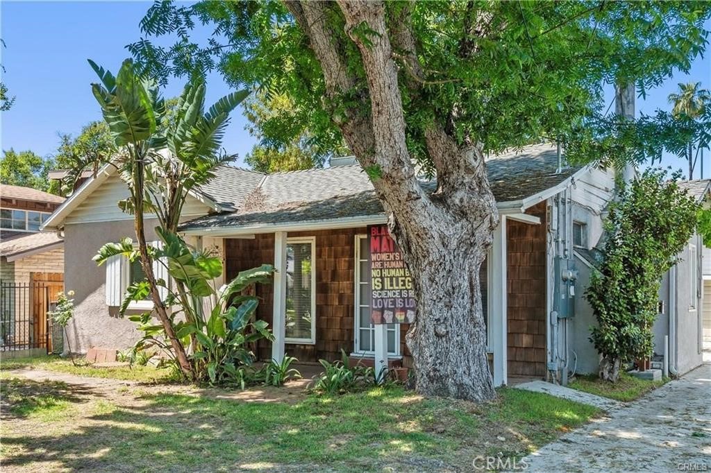 – 5921 Cantaloupe Avenue