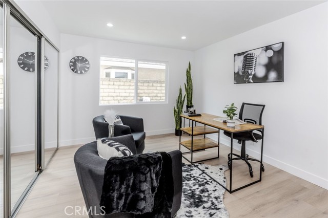 17101 Dearborn Street, Northridge CA: https://media.crmls.org/medias/49e72a9d-7ecc-457b-af9d-1e0952dc8e5d.jpg