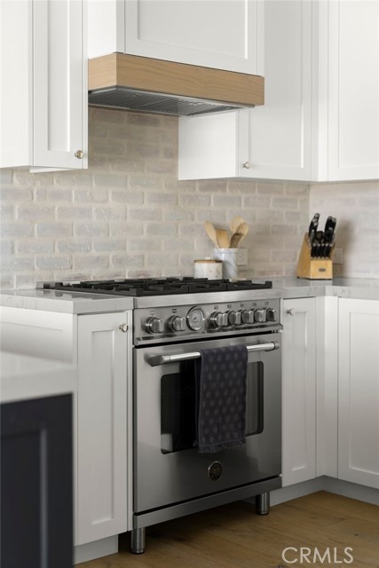 Detail Gallery Image 5 of 22 For 790 Hermosa Way, Laguna Beach,  CA 92651 - 3 Beds | 2/1 Baths