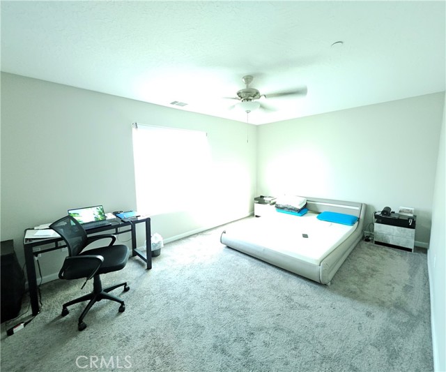 18010 Seaforth Street, Hesperia CA: https://media.crmls.org/medias/49e7957e-07f9-479d-8162-062ec6d5745b.jpg