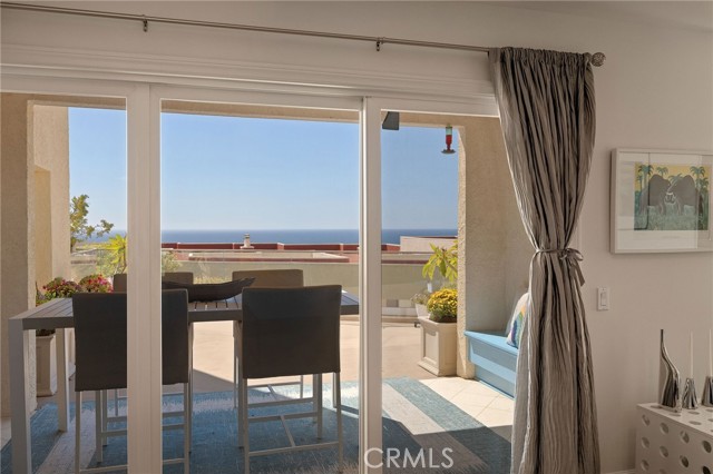 Detail Gallery Image 6 of 32 For 3200 La Rotonda Dr #411,  Rancho Palos Verdes,  CA 90275 - 2 Beds | 2 Baths