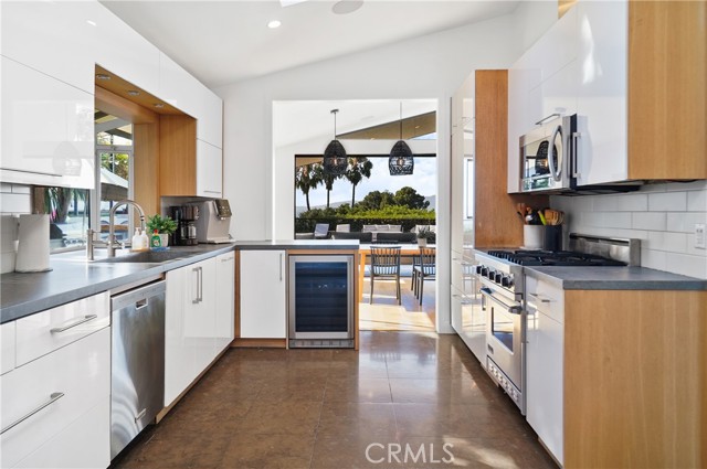 11308 Dona Teresa Dr, Studio City CA: https://media.crmls.org/medias/49e7ac1e-8b18-4d2d-bca3-7cbd8d554128.jpg