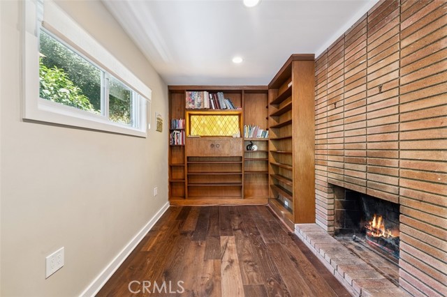 2248 E Chevy Chase Drive, Glendale CA: https://media.crmls.org/medias/49e7fbea-cbc9-4c45-a398-c66d0a60653f.jpg