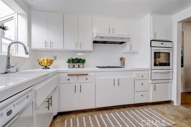 3207 Blossom Lane, Redondo Beach, California 90278, 3 Bedrooms Bedrooms, ,2 BathroomsBathrooms,Residential,Sold,Blossom,SB21244547