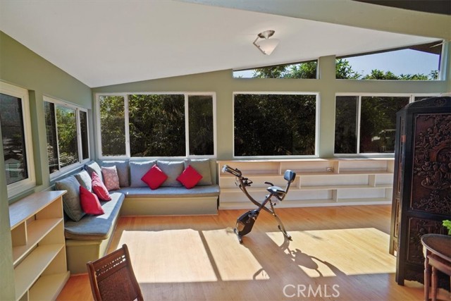 Detail Gallery Image 11 of 22 For 1548 Riverside #G,  Glendale,  CA 91201 - 2 Beds | 2 Baths