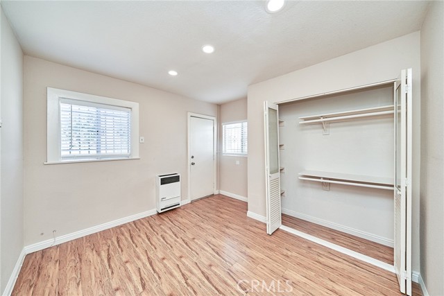 Detail Gallery Image 12 of 23 For 1329 W 37th Dr, Los Angeles,  CA 90007 - 4 Beds | 2 Baths