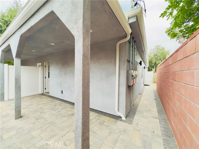 17522 1/2 Lemay Street, Lake Balboa CA: https://media.crmls.org/medias/49e9b9ff-49db-474b-83bf-ffd20be9f4b7.jpg
