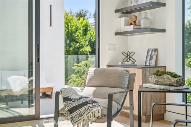 22930 Dolorosa Street, Woodland Hills CA: https://media.crmls.org/medias/49eb34e1-d665-4d2e-893f-a334dd889e01.jpg