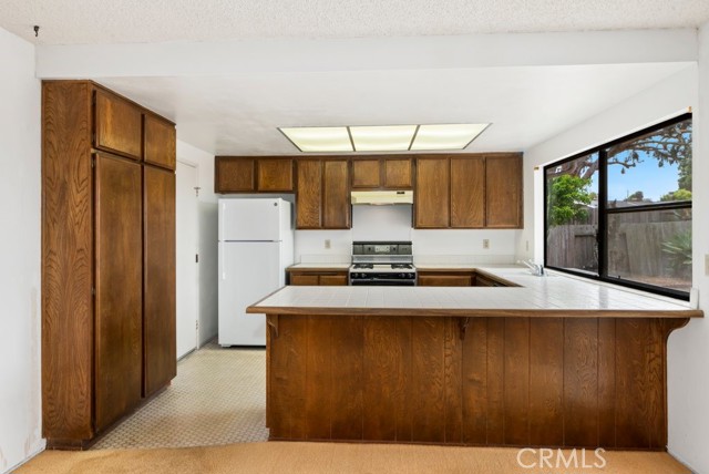 Detail Gallery Image 6 of 24 For 1768 Henderson Ct, Vista,  CA 92083 - 4 Beds | 2 Baths