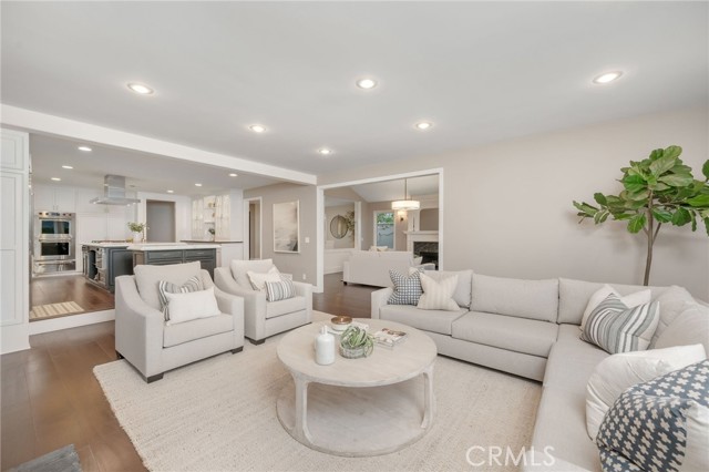 1704 Poinsettia, Manhattan Beach, California 90266, 4 Bedrooms Bedrooms, ,3 BathroomsBathrooms,Residential,For Sale,Poinsettia,SB26093212