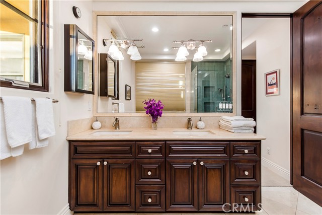 Detail Gallery Image 24 of 28 For 320 33rd, Manhattan Beach,  CA 90266 - 3 Beds | 4 Baths