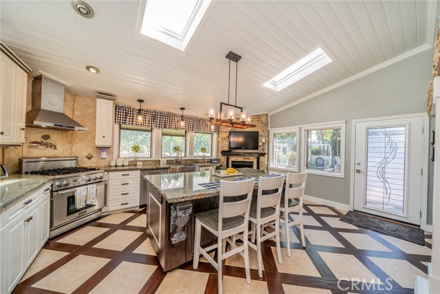 Detail Gallery Image 14 of 32 For 937 Emerson St, Upland,  CA 91784 - 4 Beds | 3 Baths