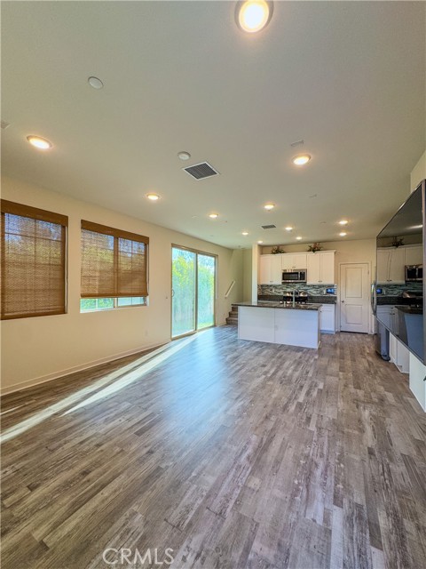 Detail Gallery Image 2 of 26 For 1906 Apple Tree Pl, Upland,  CA 91784 - 4 Beds | 3 Baths