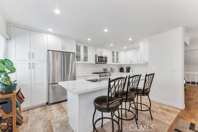 Detail Gallery Image 16 of 36 For 6226 Nita Ave, Woodland Hills,  CA 91367 - 2 Beds | 2/1 Baths