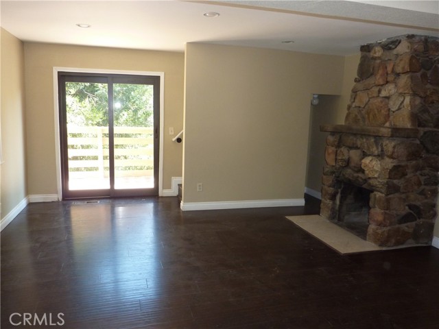 Detail Gallery Image 10 of 38 For 23739 Hillside Drive, Crestline,  CA 92325 - 4 Beds | 2/1 Baths