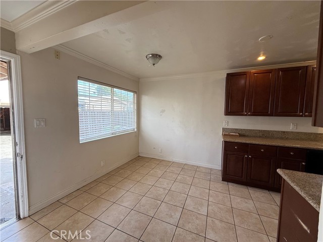 Detail Gallery Image 15 of 21 For 6900 Garden Grove, Reseda,  CA 91335 - 4 Beds | 2 Baths