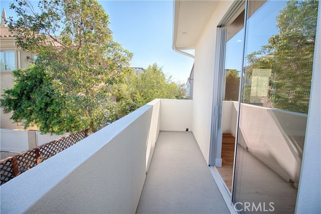 212 Irena Avenue, Redondo Beach, California 90277, 4 Bedrooms Bedrooms, ,3 BathroomsBathrooms,Residential,Sold,Irena,SB17011783