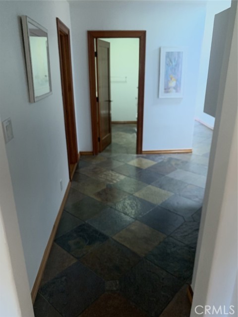 Detail Gallery Image 19 of 44 For 1718 Cleveland Rd, Glendale,  CA 91202 - 3 Beds | 3 Baths