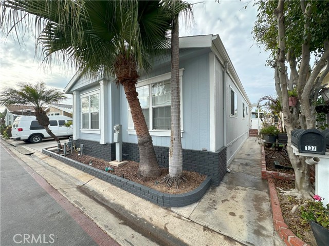 Detail Gallery Image 6 of 37 For 21851 Newland St. #137,  Huntington Beach,  CA 92646 - 3 Beds | 2 Baths