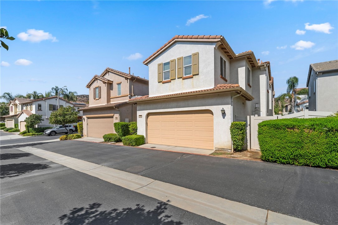 Detail Gallery Image 4 of 54 For 27704 Passion Flower Ct, Murrieta,  CA 92562 - 3 Beds | 2/1 Baths