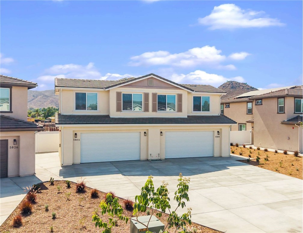 Duplex at -5848 Persepolis Court