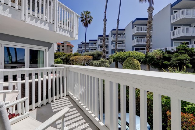 620 The Village, Redondo Beach, California 90277, 2 Bedrooms Bedrooms, ,2 BathroomsBathrooms,Residential,Sold,The Village,SB22017350