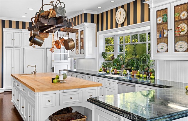 1 San Mateo Way, Corona del Mar CA: https://media.crmls.org/medias/49f12708-45a1-4426-bedc-6c29c7dd3155.jpg