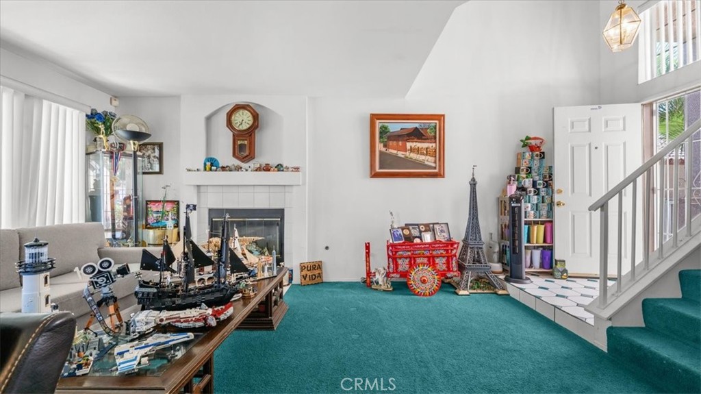 https://media.crmls.org/medias/49f148dc-77a3-4cb2-bc21-964b15447ab6.jpg?preset=X-Large