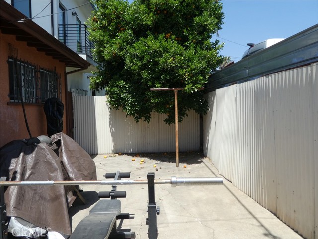 Detail Gallery Image 39 of 39 For 670 Keenan Ave, Los Angeles,  CA 90022 - – Beds | – Baths