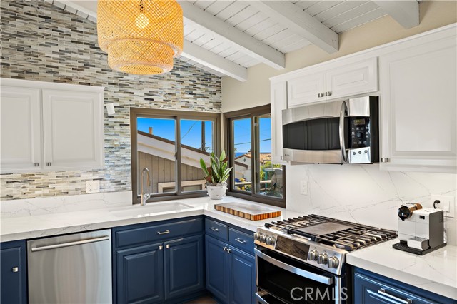 33942 Pequito Drive, Dana Point CA: https://media.crmls.org/medias/49f46011-5f0e-45b8-add6-e6d0d8c33b36.jpg