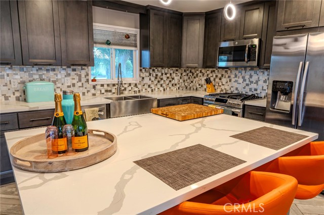 Detail Gallery Image 11 of 51 For 6841 E Bacarro, Long Beach,  CA 90815 - 4 Beds | 3 Baths