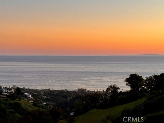 Detail Gallery Image 19 of 20 For 2155 Temple Hills, Laguna Beach,  CA 92651 - 5 Beds | 6/1 Baths