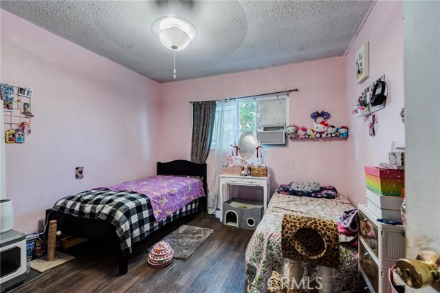 1222 N Placentia Avenue, Anaheim CA: https://media.crmls.org/medias/49f5b163-7ade-436a-ab61-d1d9c9fbe644.jpg