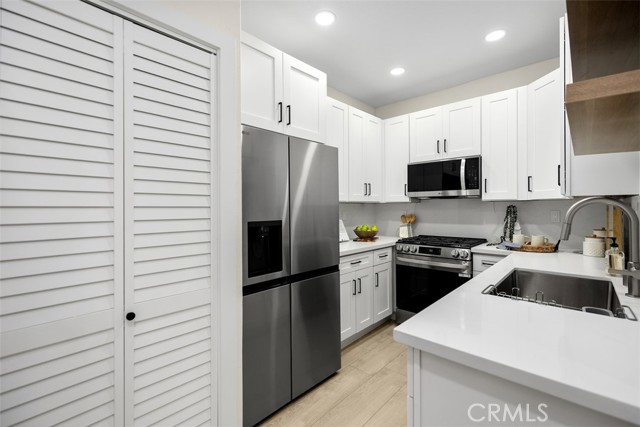 Detail Gallery Image 12 of 27 For 17191 Corbina #110,  Huntington Beach,  CA 92649 - 1 Beds | 1 Baths