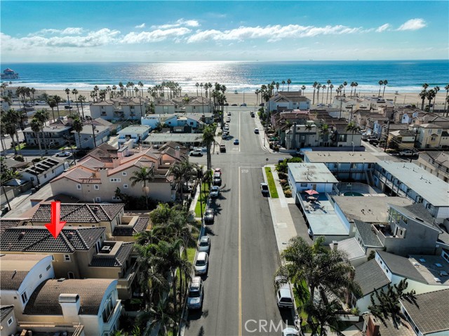 Detail Gallery Image 1 of 56 For 216 10th St, Huntington Beach,  CA 92648 - 4 Beds | 3/2 Baths